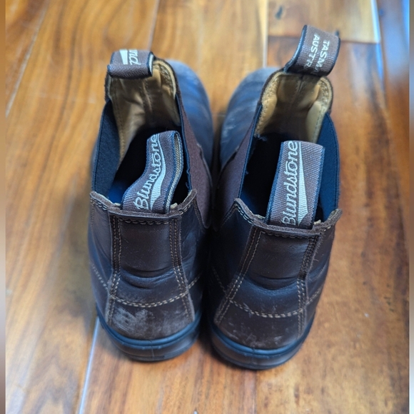 Brown Blundstone Boots - Picture 5 of 6